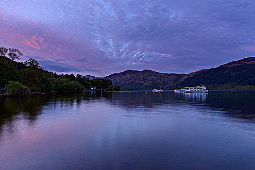 游船,湖,黎明,洛蒙德湖,苏格兰,英国