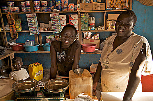 女人,儿童,杂货店,靠近,家,三个孩子,丈夫,驾驶员,一起,孩子,学校,朱巴,南,苏丹,十二月,2008年
