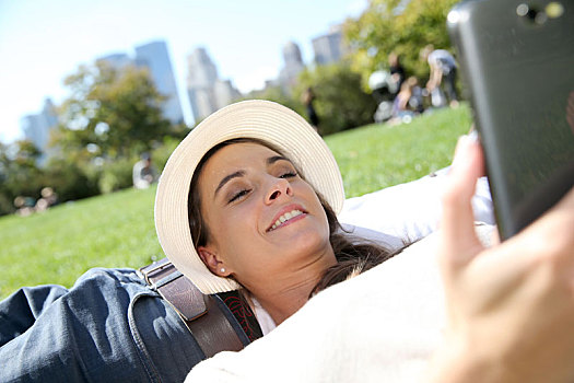 女人,放松,中央公园,智能手机