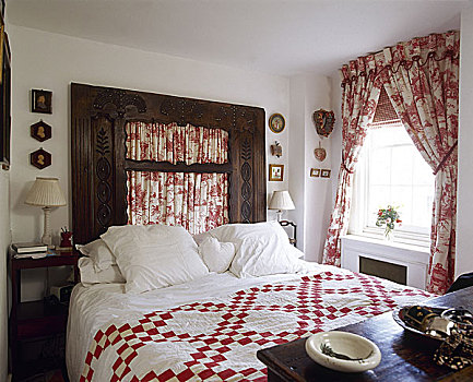 乡村风格,卧室,双人床,木头,床头板,红色,帘