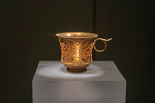 掐丝团花纹金杯,gold,cup,with,filigre,design,of,floral,medallions