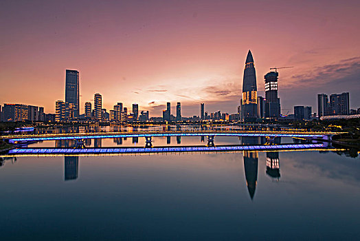 中国广东深圳南山后海湾都市夜景