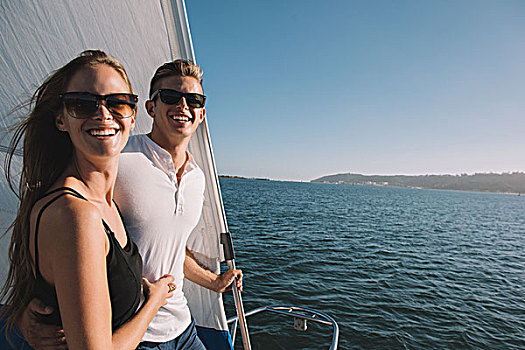 情侣,放松,帆船,圣地亚哥湾,加利福尼亚,美国
