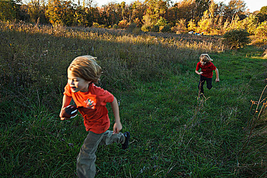 两个,老,男孩,跑,地点,农场,马萨诸塞,秋天