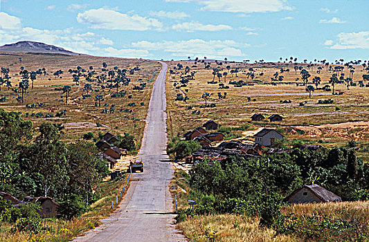 马达加斯加,道路