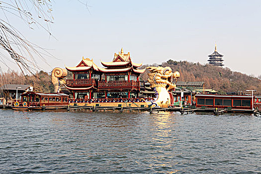 杭州西湖龙船