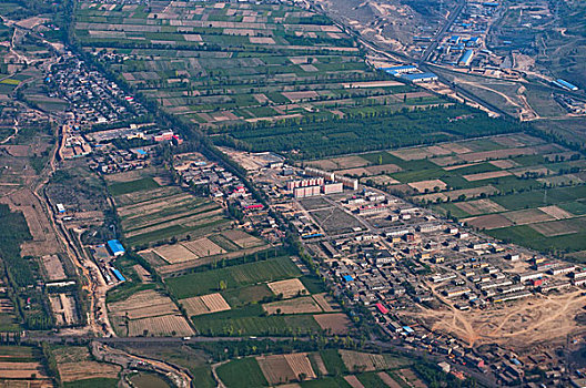 飞机上俯瞰新疆乌鲁木齐