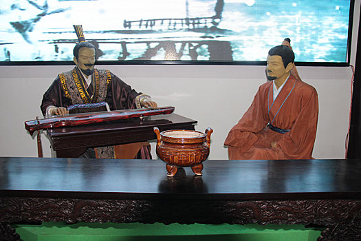 湖北武汉古琴台伯牙子期雕像