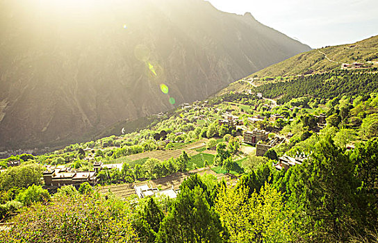 山村清晨