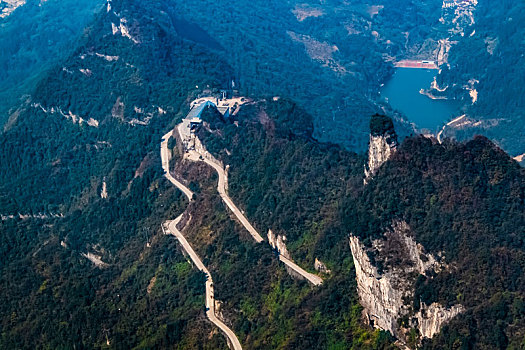 湖南省张家界市天门山景区盘山公路建筑景观