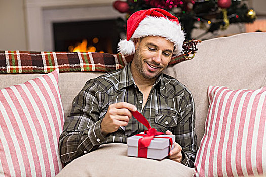 微笑,男人,圣诞帽,打开,礼物