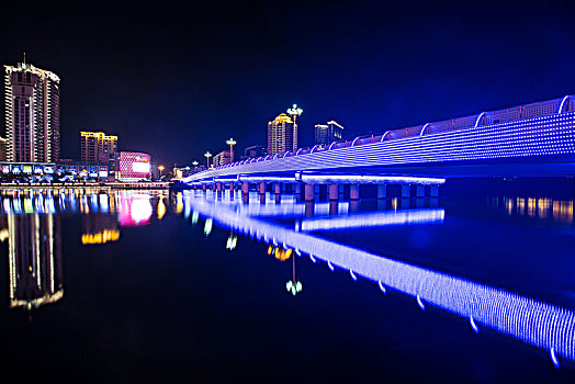 滨河城市夜景