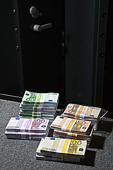 堆积,大,帐单,欧元,货币,桌子,户外,保险库