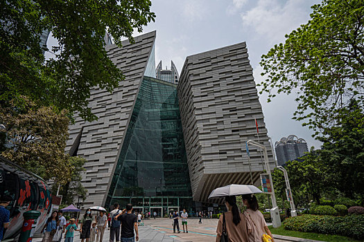 羊城广州图书馆珠江新城馆区现代化的公共设施