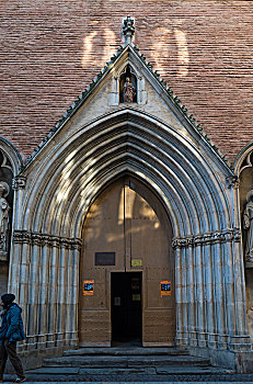 法国图卢慈圣母教堂大门