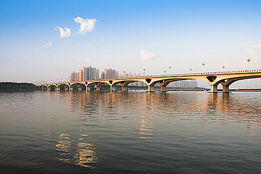 河南洛阳洛河上的王城大桥