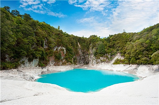 炽热,火山湖