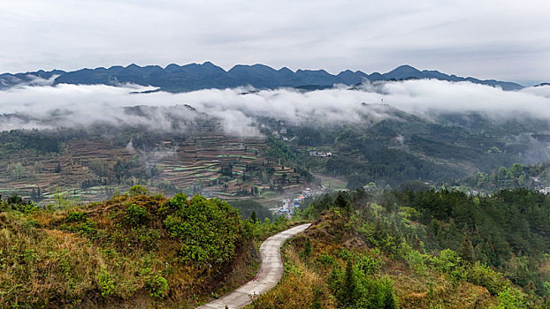 重庆酉阳,青山雾漫别样美