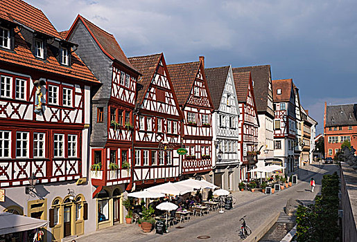 半木结构房屋,主要街道,弗兰克尼亚,巴伐利亚,德国,欧洲