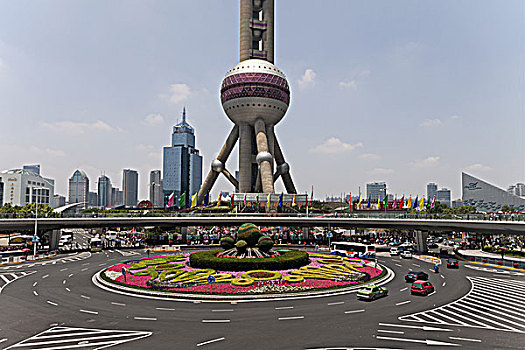 上海浦东陆家嘴的东方明珠电视塔