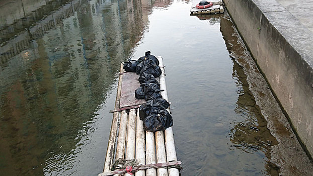 河道清理垃圾