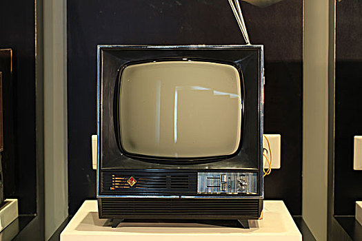 老式国产电视机