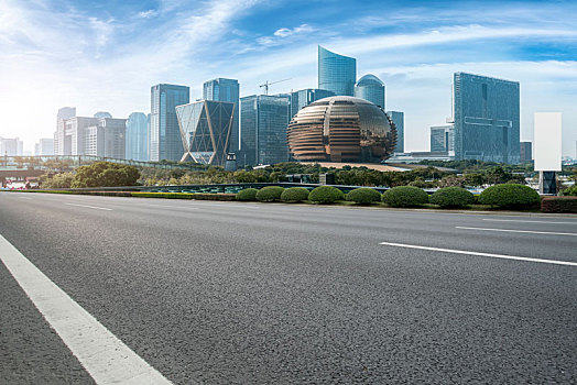 杭州钱江新城和沥青高速公路