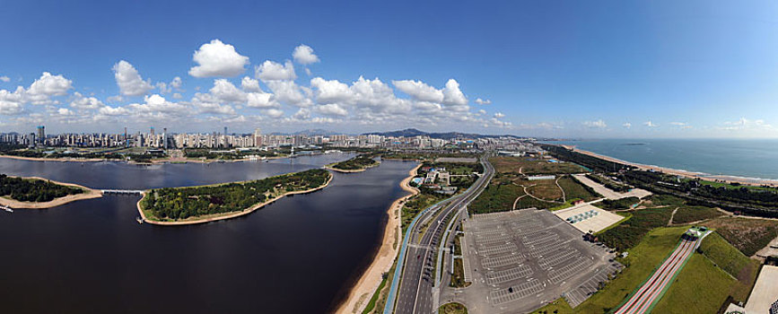 山东省日照市,蓝天白云刷爆朋友圈,网友称国庆节就在家门口玩