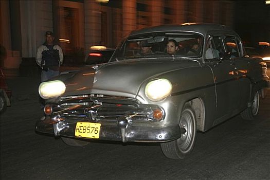 夜晚,老爷车,驾驶,街道,哈瓦那,古巴,加勒比海,美洲
