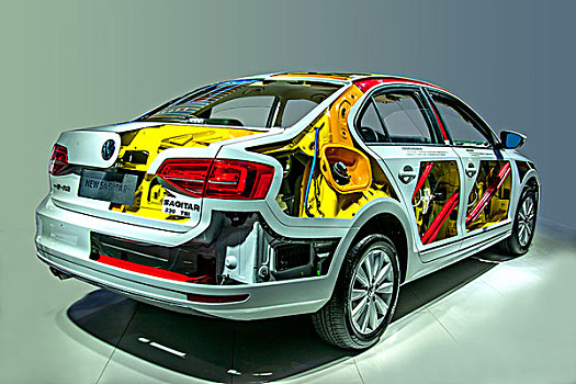 2021重庆汽车展展示的汽车剖析车辆
