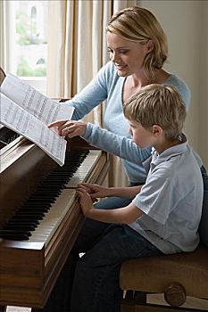 母亲,教育,钢琴,儿子