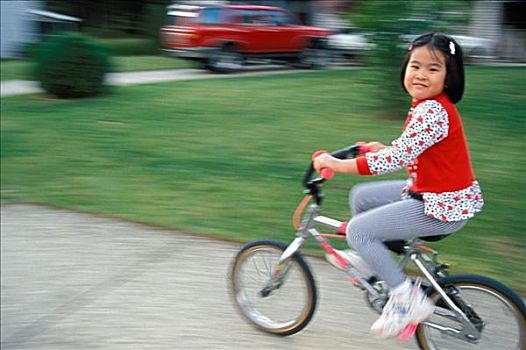 孩子,亚洲人,女孩,红色,骑自行车,模糊,视野