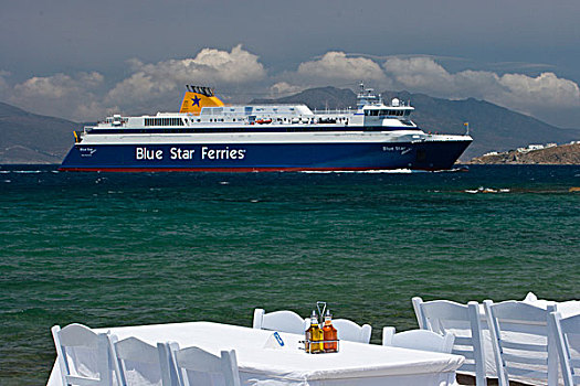 希腊,米克诺斯岛,渡轮,船,海上,餐馆,桌子,前景
