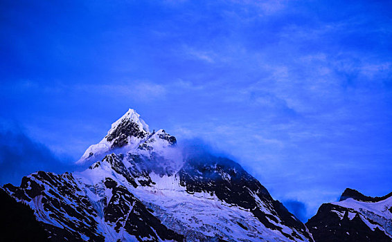 梅里雪山