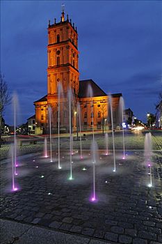 喷泉,正面,教堂,梅克伦堡前波莫瑞州,德国