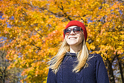 美女,戴着,红色,编织帽,秋天,公园