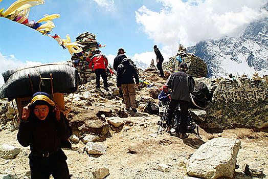 尼泊尔,休息,拿,支付,几个,纪念,石头,堆积,珠穆朗玛峰,四月,2007年