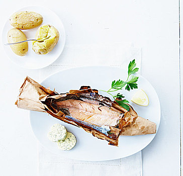 鲑鱼,烹饪,蜡纸,时萝,黄油