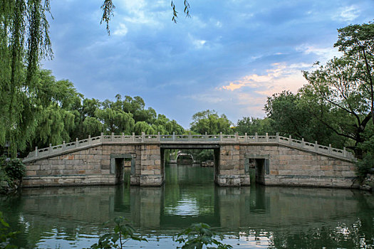 北京皇家园林颐和园西堤六桥界湖桥