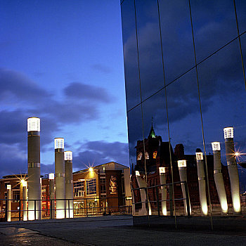 威尔士,加的夫,千禧年,中心,反射,塔,正面,2004年,表演艺术,水岸