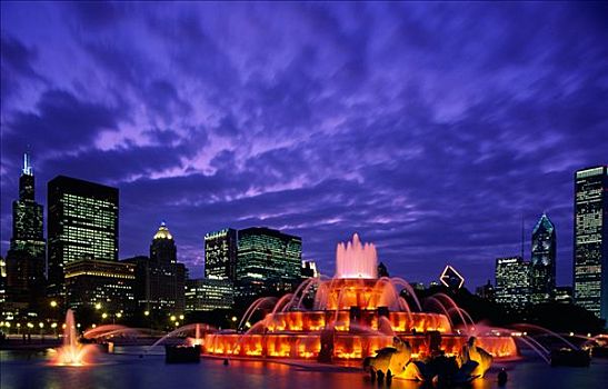 白金汉喷泉,城市天际线,夜景,芝加哥,伊利诺斯,美国