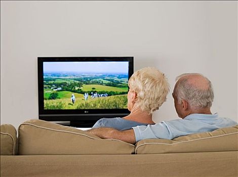 后视图,老年,夫妻,看电视