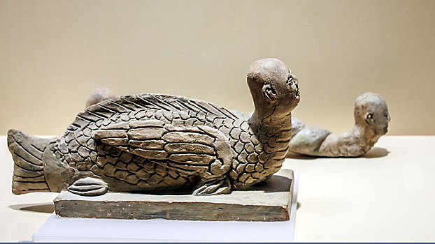 南京博物院馆藏南唐人首鱼身陶俑