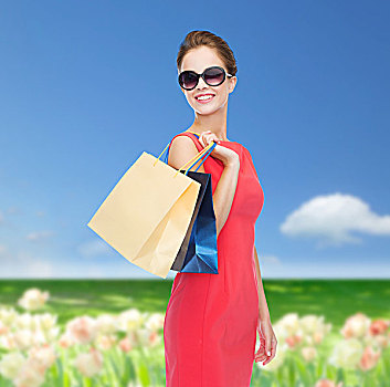 购物,销售,礼物,休假,概念,微笑,女人,红裙,墨镜,购物袋