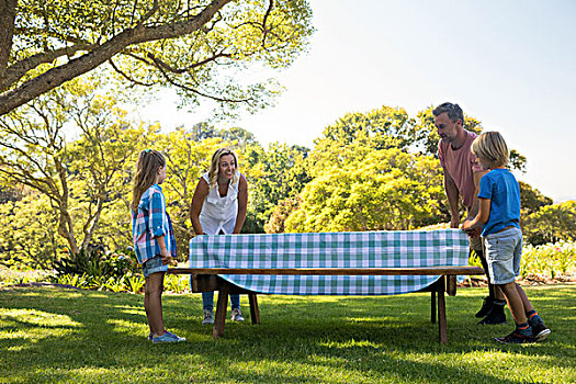家庭,伸展,桌布,野餐桌,公园