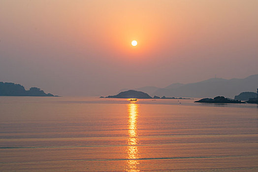 威海半月湾海上日出