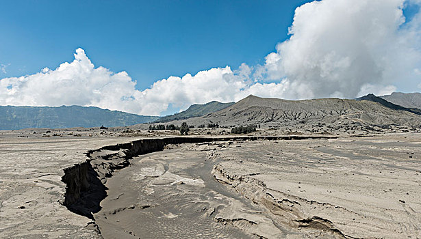 裂缝,婆罗摩火山,冒烟,火山,婆罗莫,国家公园,东方,爪哇,印度尼西亚,亚洲