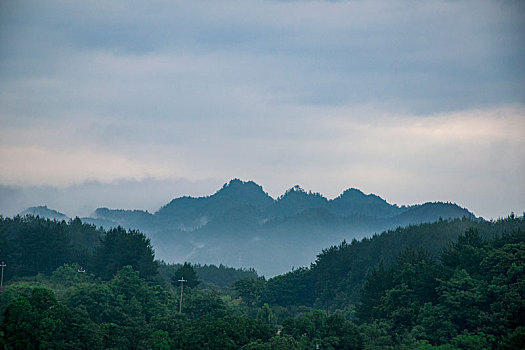 中国安徽黄山翡翠谷景区瀑布翠竹青山