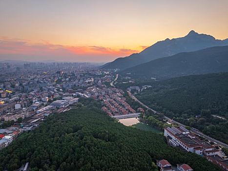 泰安红门及环山路夜景