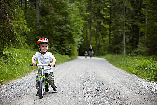 幼儿,男孩,骑,自行车